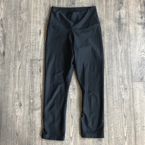 SOLD Nike High Rise 7/8 Legging - Picture 2 of 7